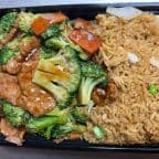 Best C10. Beef with Broccoli (Combo Platter) in Aurora, IL