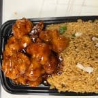 Best C18. General Tso's Chicken (Combo Platter) in Aurora, IL